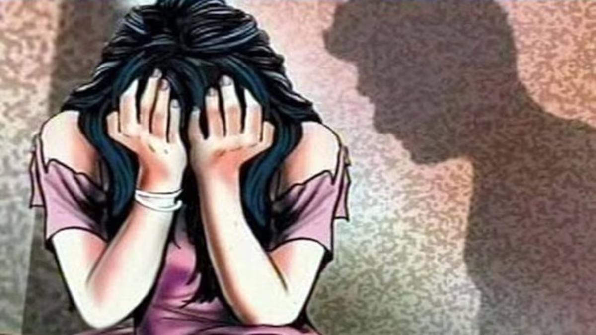 झूठे हैं UP में बेटियों की सुरक्षा के दावे! दबंग ने युवती से की छेड़खानी, भाइयों ने विरोध किया तो चाकुओं से किया ताबड़तोड़ वार, फिर…