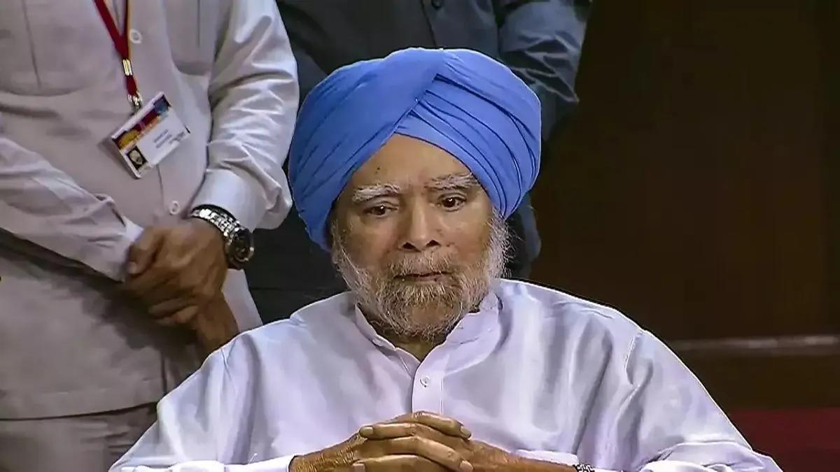 पूर्व प्रधानमंत्री मनमोहन सिंह की बिगड़ी तबीयत, सांस लेने में हो रही तकलीफ, एम्स में हुए भर्ती