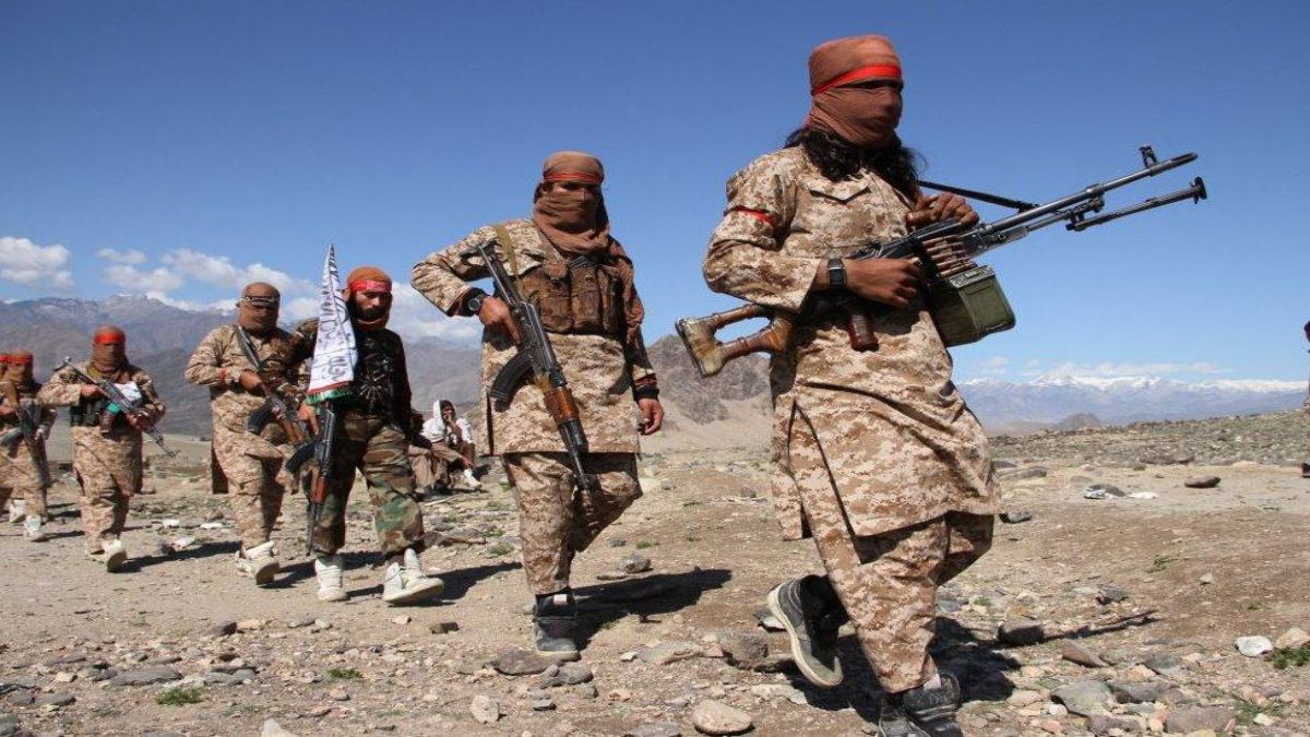 Pakistan-Afghanistan War: पाकिस्तान से बदला लेने तालिबान ने बार्डर पर भेजे लड़ाके, पेशावर और क्वेटा में पाक आर्मी तैनात, कभी भी शुरू हो सकती है जंग