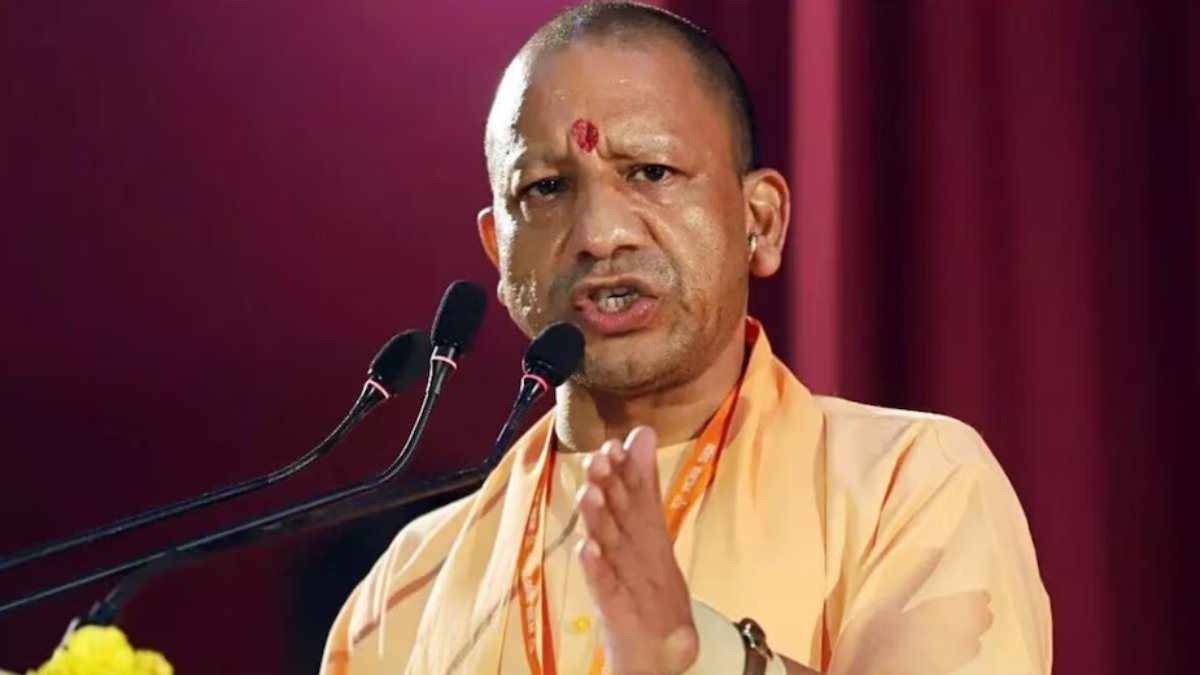 Year Ender 2024: CM योगी के बयानों के इर्द-गिर्द घूमती रही UP की सियासत, इन स्टेटमेंट के जरिए विपक्ष को बैकफुट में ढ़केलकर अपने इशारों पर चलाई राजनीति