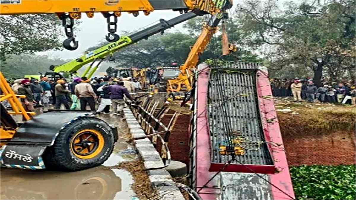 Punjab News: बठिंडा में बस हादसा, नाले में गिरी बस, ड्राइवर समेत 8 की मौत…