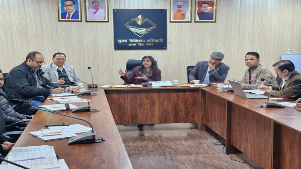 राष्ट्रीय स्वास्थ्य मिशन की निदेशक स्वाति भदौरिया ने किया इकाइयों का निरीक्षण, डायलिसिस सेंटर स्थापित करने के लिए मंगाए प्रस्ताव
