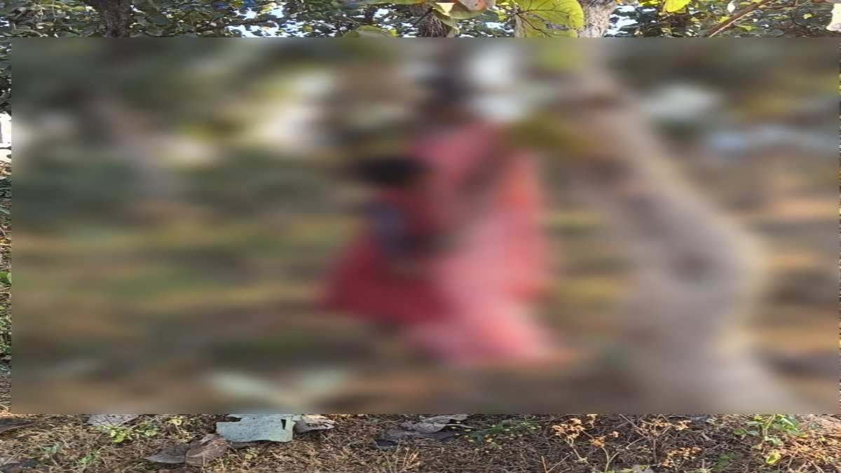 CG Breaking : शिक्षक पति के स्कूल के सामने पत्नी और बेटी ने फांसी लगाकर की आत्महत्या, इलाके में फैली दहशत, जांच में जुटी पुलिस
