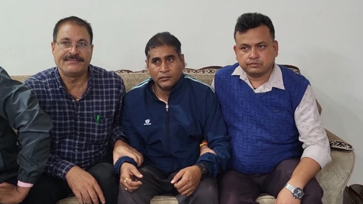 MP का घूसखोर सिस्टम: 50,000 की रिश्वत लेते आरक्षक पकड़ाया, इस एवज में पुलिसकर्मी ने मांगी थी घूस, आखिर भ्रष्टाचार पर कब लगेगी लगाम?