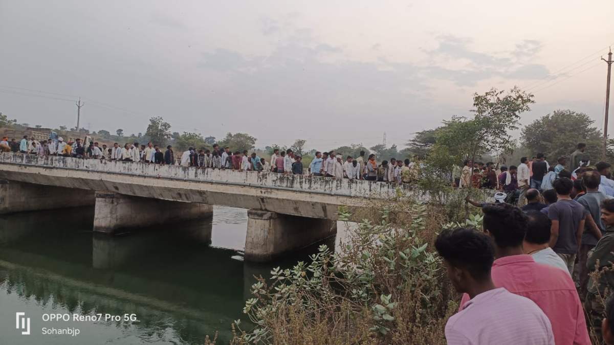 काल के गाल में समाई जिंदगी: अनियंत्रित होकर नहर में जा घुसी कार, हादसे में ड्राइवर की मौत