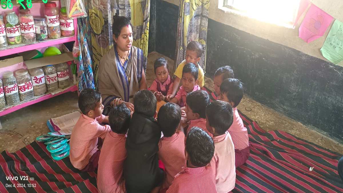 ढाई साल की बच्ची ट्विंकल ने किया कमाल, एक के बाद एक सवालों के दे रही बेबाकी से जवाब, आप भी देखें वीडियो…
