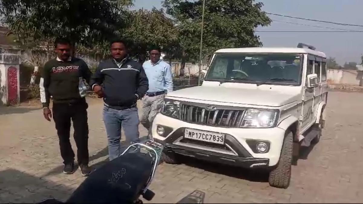 बिजली कंपनी का JE 30 हजार रिश्वत लेते गिरफ्तारः लोकायुक्त पुलिस ने की कार्रवाई, फ्लोर मिल संचालक से मांगी थी 67 हजार घूस