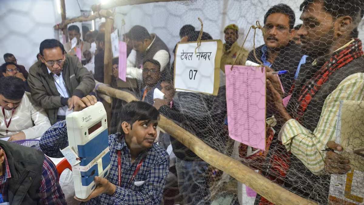 महाराष्ट्र चुनाव: Election Commission ने की 1440  VVPAT पर्चियों की जांच, चौंकाने वाले रहे परिणाम