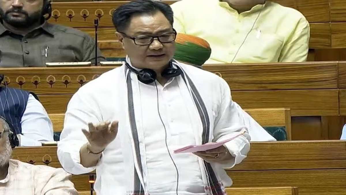जगदीप धनखड़ के खिलाफ अविश्वास प्रस्ताव : किरेन रिजिजू ने विपक्ष को घेरा बोले- ये केवल राजनीतिक नौटंकी