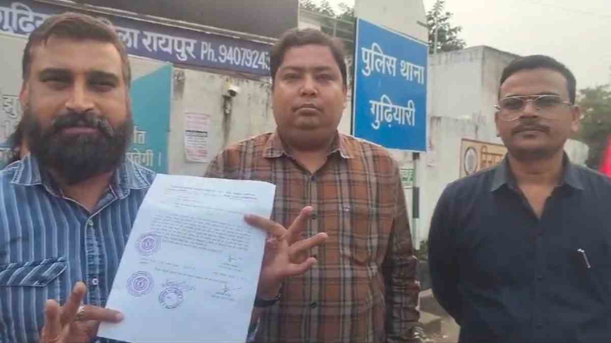 GST अधिकारी और पुलिस आमने-सामने : महिला इंस्पेक्टर से हुई बदसलूकी के बाद थाने में FIR दर्ज कराने पहुंचे अफसर, नहीं लिखी गई रिपोर्ट…