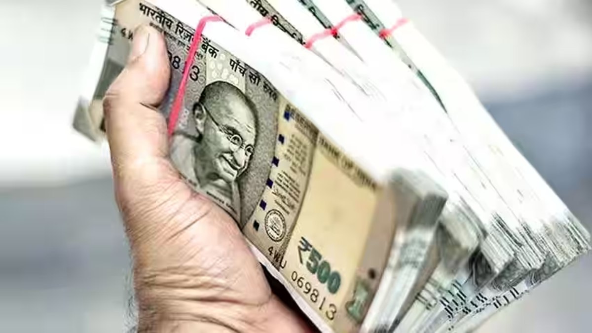 Cash रखकर घूमने वालों सावधान! ई-रिक्शा से घर वापस लौट रहा था व्यापारी, वैन में आए पांच लोगों ने रोका रास्ता और लूट लिए 3.90 लाख रुपये
