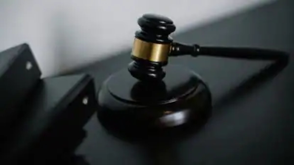 रिश्वतखोर जज : जमानत के बदले महिला से मांगे 5 लाख, जिला एवं सत्र न्यायाधीश पर एफआईआर, अब होगी गिरफ्तारी…