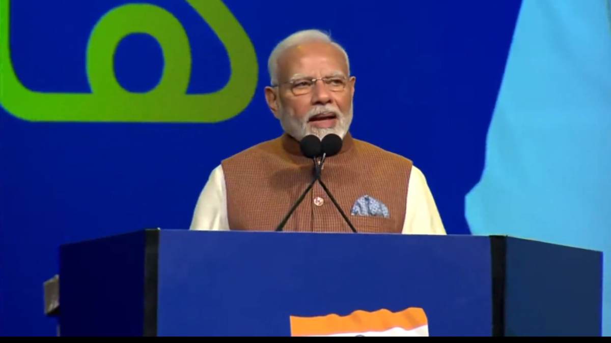 PM Modi Kuwait Visit Live: कुवैत ने की वो मदद, जो सिर्फ भाई ही कर सकता है, आज मेरे सामने मिनी हिंदुस्तान नजर आ रहा, ‘हाला मोदी’ इवेंट में बोले प्रधानमंत्री