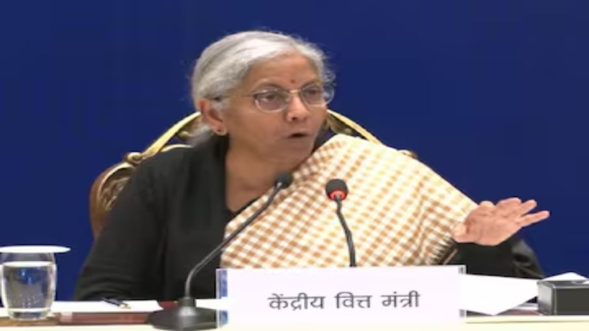 GST Council Meeting: सरकार ने लिए ये बड़े फैसले, जानें किन प्रोडक्ट्स से हटाया गया टैक्स