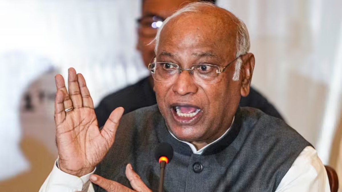खरगे ने उपराष्ट्रपति जगदीप धनखड़ पर विपक्ष के गला घोटने का लगाया आरोप, बोले- ‘हम न झुकेंगे, न दबेंगे’