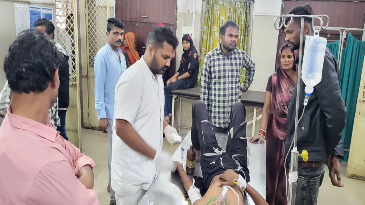 रास्ते में मिला लोडेड देशी कट्टाः कैसे और किसने चलाई बंदूक रहस्य, 12 साल के मासूम को लगे इतने छर्रे, हालत गंभीर