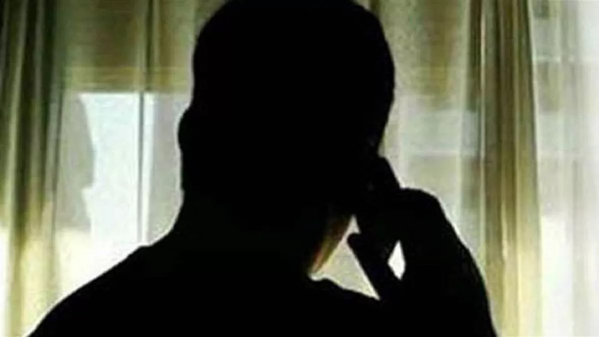 हैलो…मैं मुंबई क्राइम ब्रांच से बोल रहा हूंः शातिर ठग ने सेना अधिकारी को लगाई लाखों की चपत, फिर…