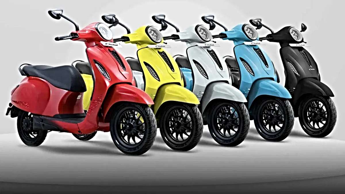 New Gen Bajaj Chetak: Honda Activa e जेसे प्रतिद्वंद्वी को टक्कर देने के लिए तैयार, बेहतर फीचर्स और रेंज के साथ…