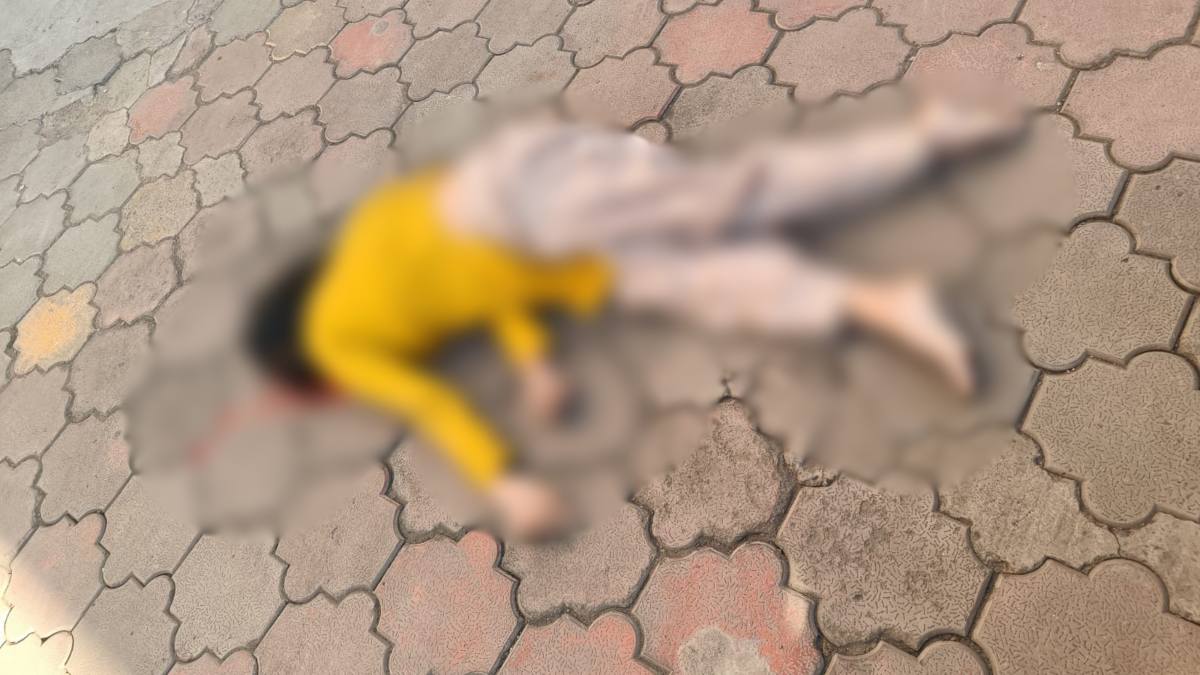 हादसा या आत्महत्या? बालकनी से गिरकर महिला की मौत, घर में मौजूद बच्चियों को भी नहीं लगी भनक, क्या है तीसरी मंजिल का राज