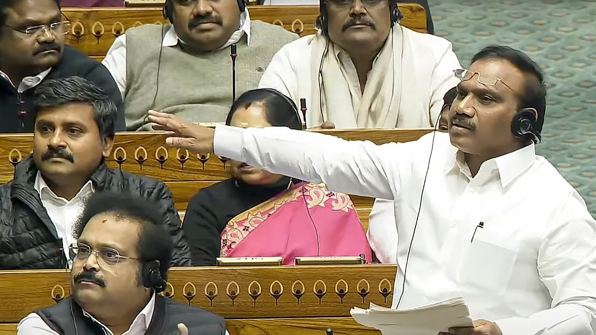 NDA Leaders Are ‘Bad Elements’: डीएमके सांसद ए राजा ने एनडीए नेताओं को कहा ‘बैड एलिमेंट’, वीर सावरकर को लेकर भी दिया विवादित बयान, देखें वीडियो