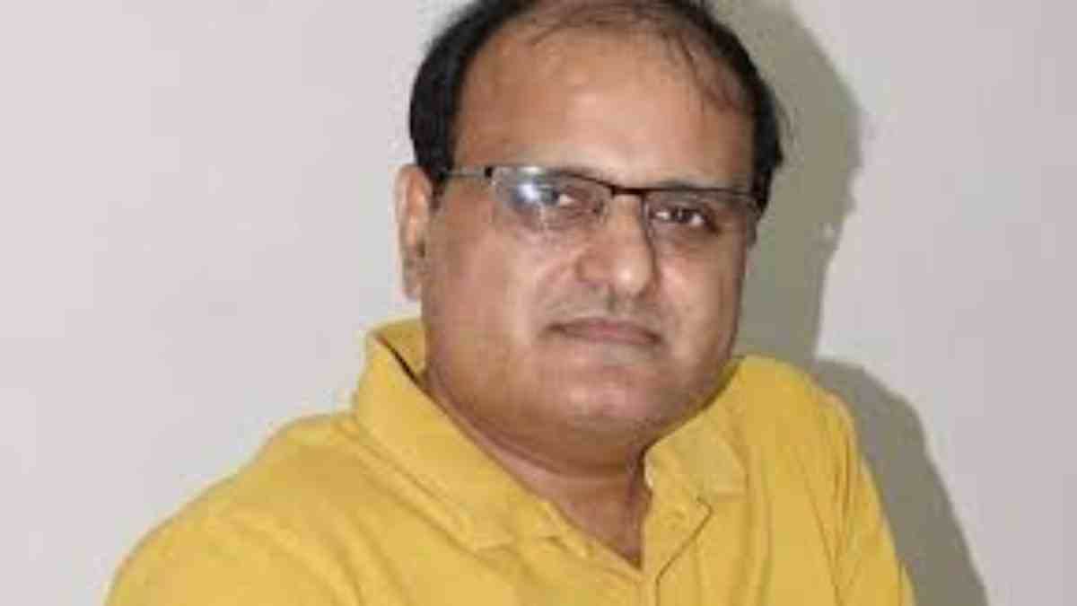 संसद में राहुल गांधी के बयान पर सीएम के सलाहकार ने कहा – वीर सावरकर के सम्मान में इंदिरा गांधी ने जारी किया था डाक टिकट