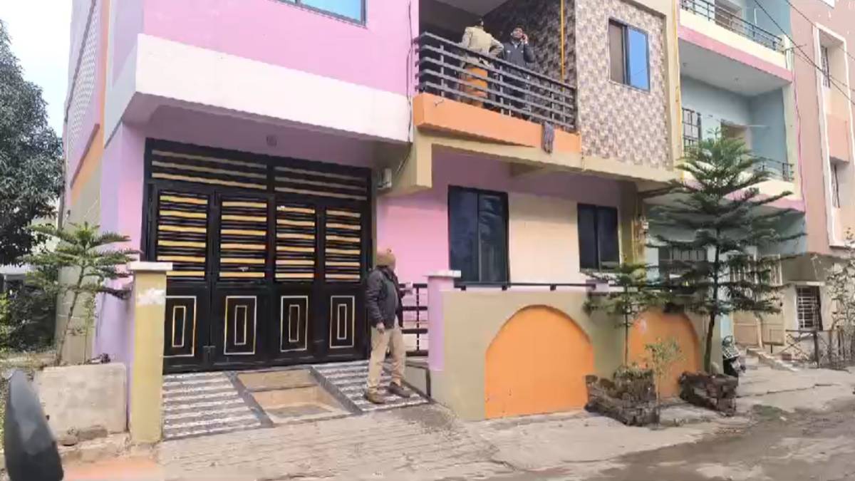 लोकायुक्त की बड़ी कार्रवाईः आदिम जाति सहकारी संस्था के सहायक प्रबंधक के धार और मानपुर के घर व फार्म हाउस पर एक साथ मारे छापे, कार्रवाई जारी