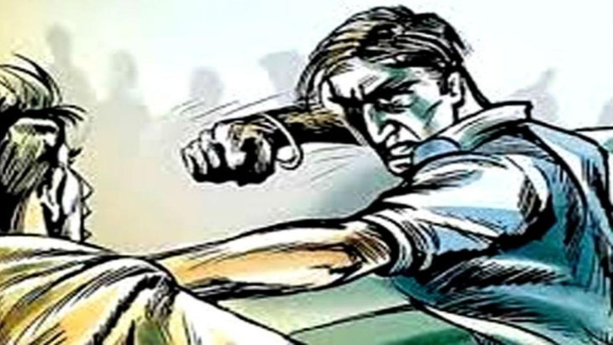 चोरी ऊपर से सीना जोरी: बिजली चोरी पकड़ने गए जूनियर इंजीनियर से की जमकर मारपीट, फिर ऐसे बचाई  जान