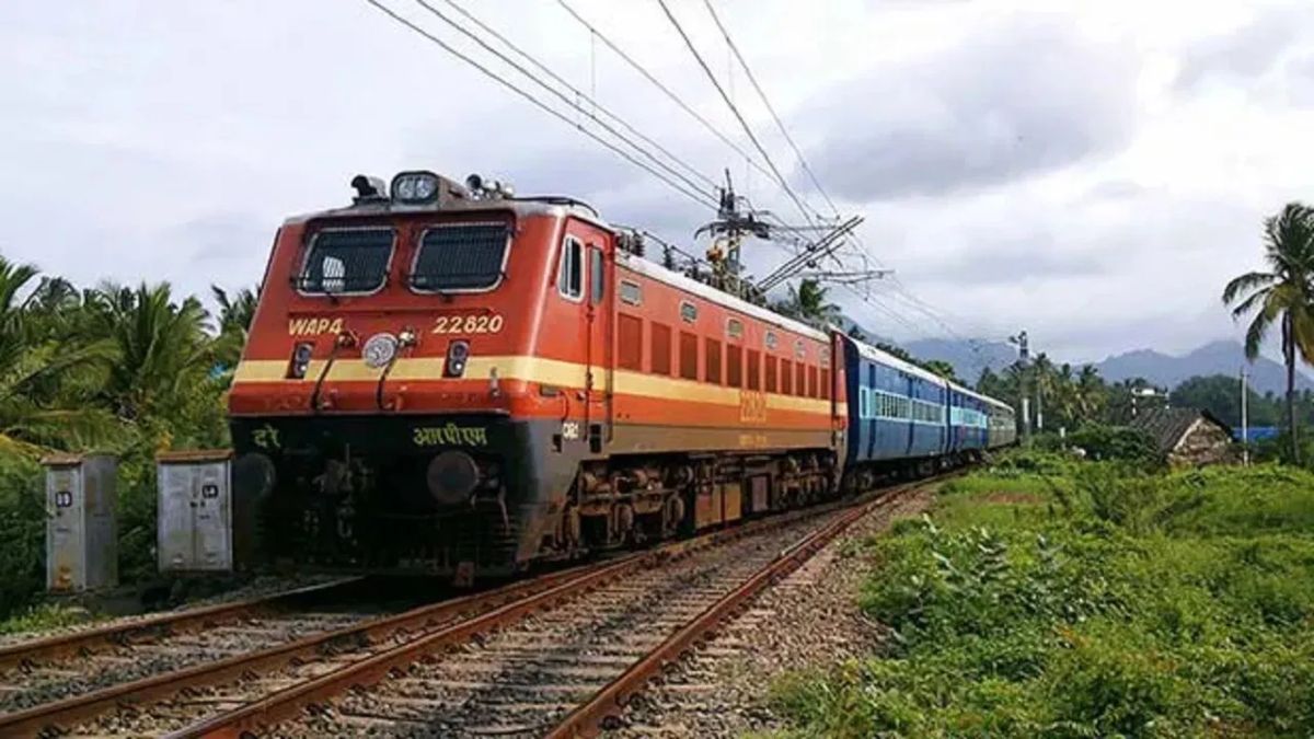 Saurashtra Express derails: गुजरात में बड़ा ट्रेन हादसा, दादर-पोरबंदर सौराष्ट्र एक्सप्रेस पटरी से उतरी, राहत-बचाव कार्य जारी