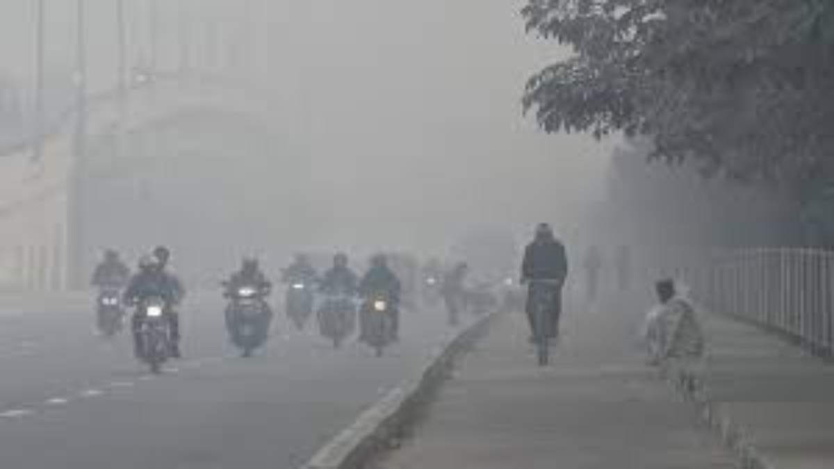 MP Weather Update: लुढ़का पारा, 16 शहरों में रात का तापमान पहुंचा 12 डिग्री से नीचे, इन जिलों में कोल्ड वेव का अलर्ट जारी