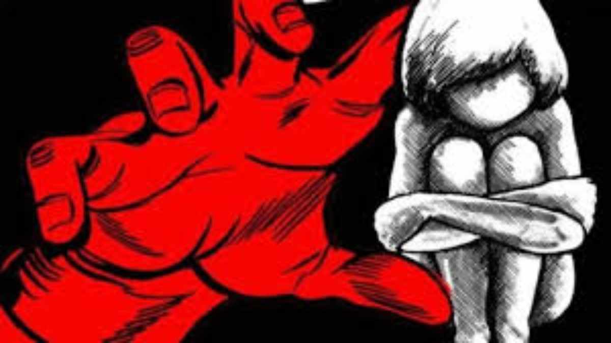 शर्मनाक! पिता ने किया सौतेली बेटी से दुष्कर्म, अब कोर्ट ने सुनाई उम्र कैद की सजा