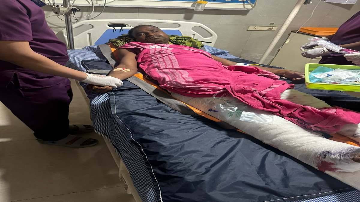नक्सलियों ने किया IED ब्लास्ट, 2 जवान गंभीर रूप से  घायल, एयरलिफ्ट कर लाया गया रायपुर