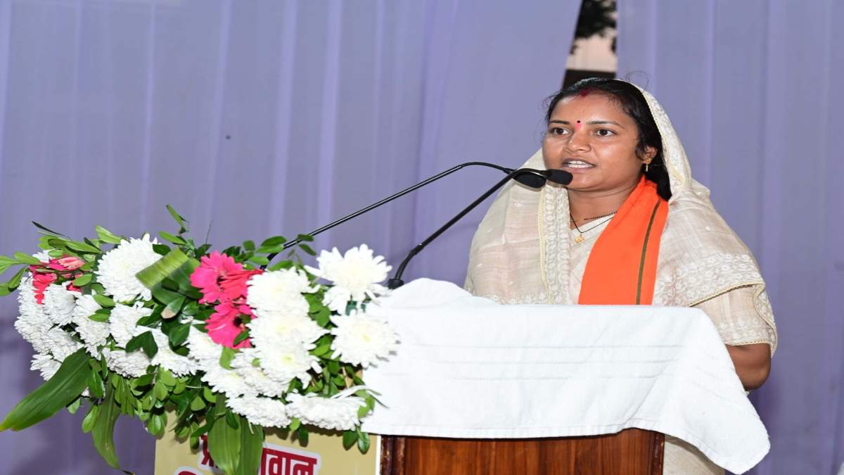 प्रतिभावान दिव्यांगजन सम्मान समारोह में मंत्री लक्ष्मी राजवाड़े हुईं शामिल, बोली- दिव्यांगजनों के कल्याण और हित में सरकार लगातार कर रही बेहतर कार्य