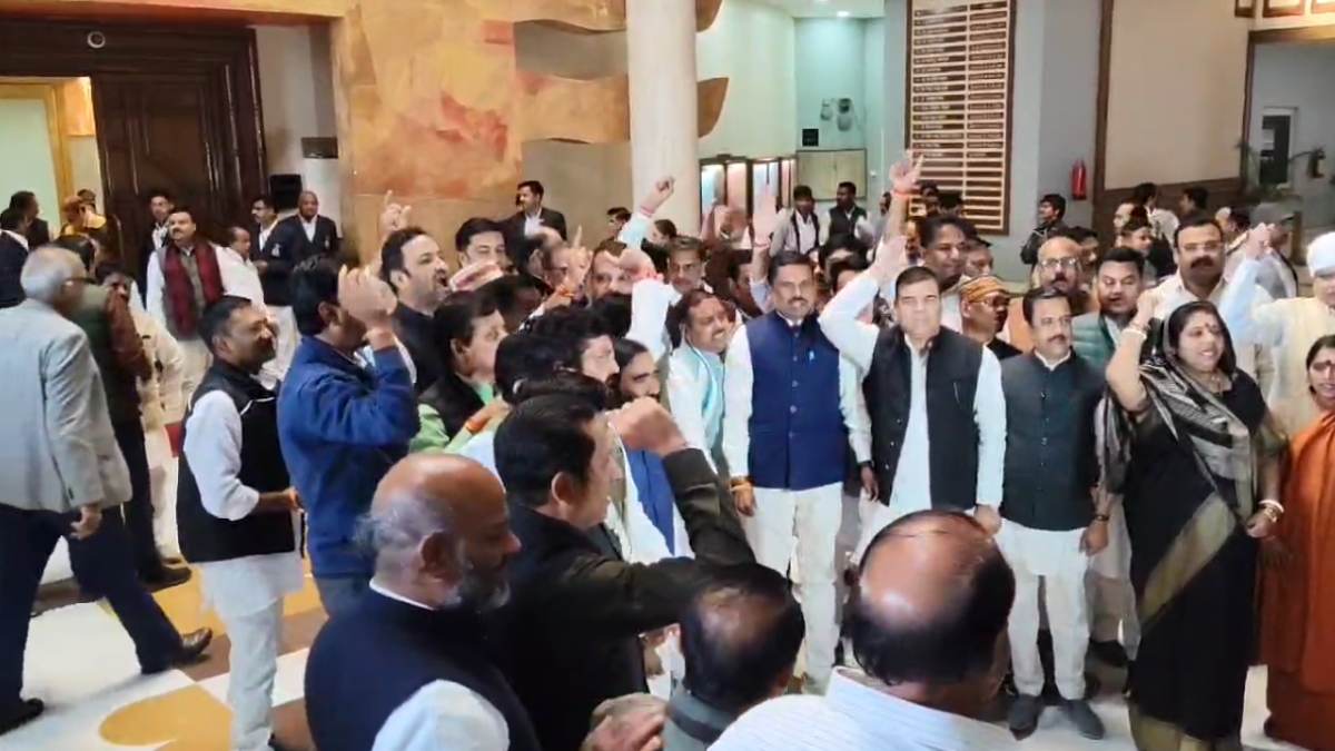 एमपी विधानसभा में अमित शाह के बयान पर हंगामा: केंद्रीय गृहमंत्री माफी मांगों को लगाए नारे, कांग्रेस ने सदन से किया वॉकआउट, 10 मिनट के लिए कार्यवाही स्थगित