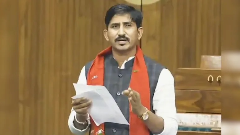 Rajasthan News: संसद में गरजे राजकुमार रोत, बोले- आदिवासियों को लोकतंत्र सिखाने की नहीं, उनसे सीखने की जरूरत