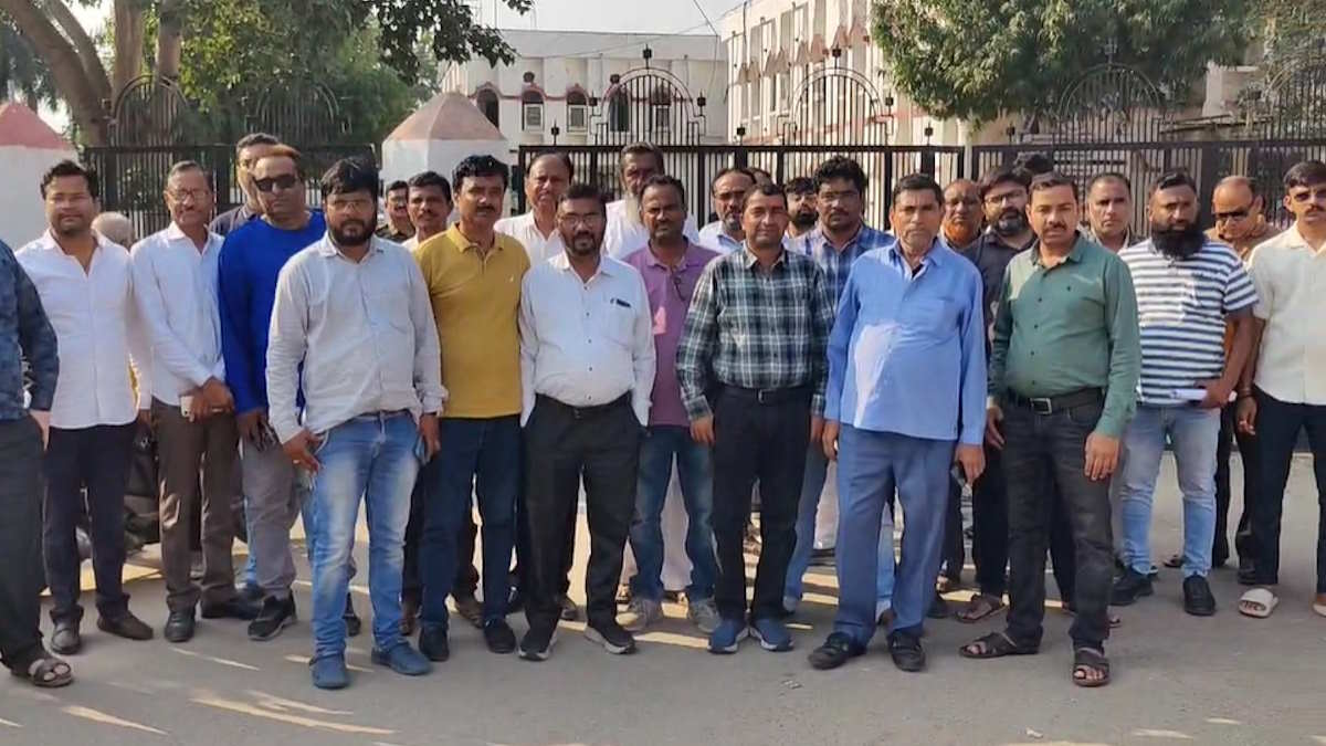 बकाया राशि के भुगतान के लिए धरने पर राइस मिलर्स, धान खरीदी प्रभावित होने से किसान परेशान…
