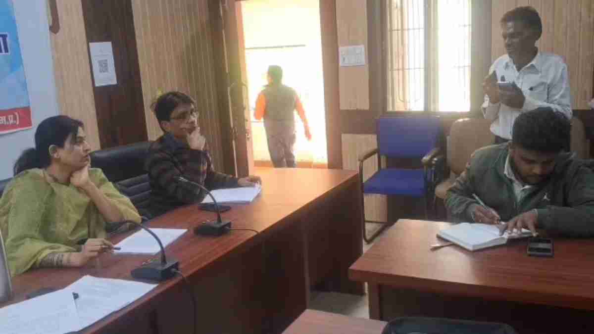 ‘पिये हो क्या…’, मीटिंग में शराब के नशे में पहुंचा कर्मचारी, CEO मैडम ने पूछा, ज्यादा पी ली थी ? PCO बोला- I Am Sorry Mam