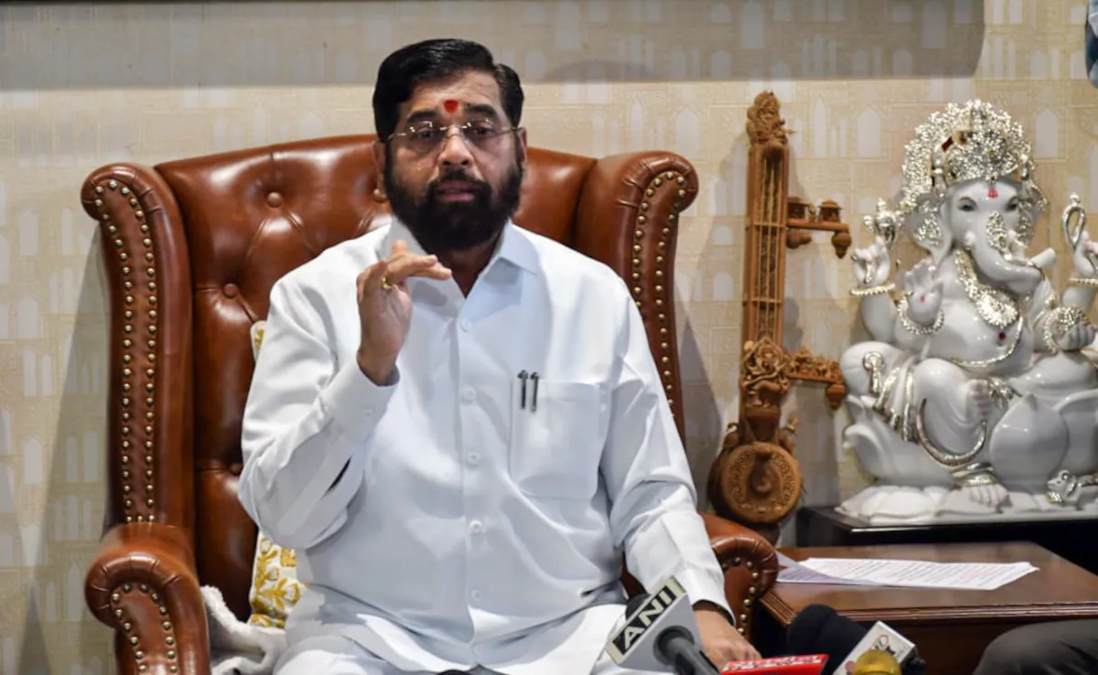 Maharashtra: एकनाथ शिंदे ले रहे शिवसेना की बैठक, कर सकते है बड़ा ऐलान