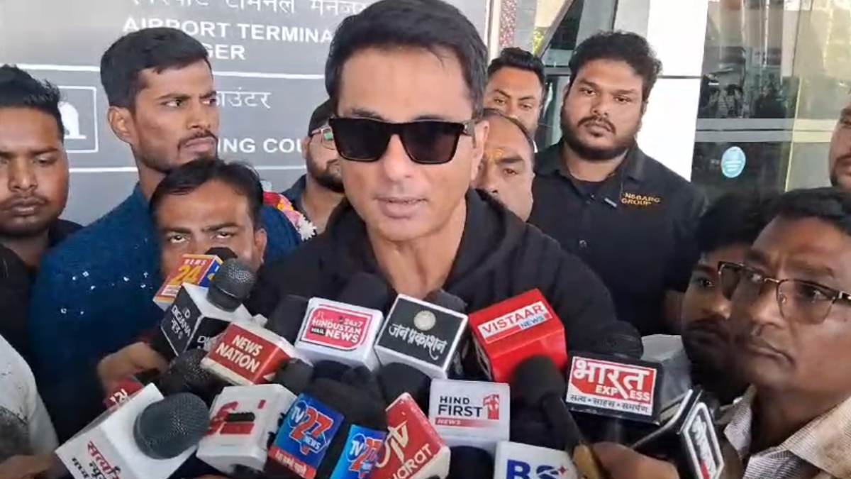 इंदौर पहुंचे सोनू सूद: बाबा महाकाल के करेंगे दर्शन, बांग्लादेश में हिंदुओं पर अत्याचार को लेकर दिया बड़ा बयान