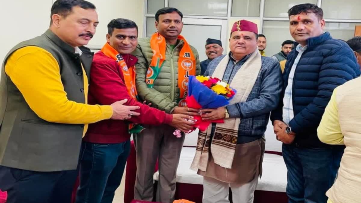 Uttarakhand Nikay Chunav : नगरीय निकाय चुनाव से पहले कांग्रेस को झटका, जगत सिंह नेगी भाजपा में शामिल