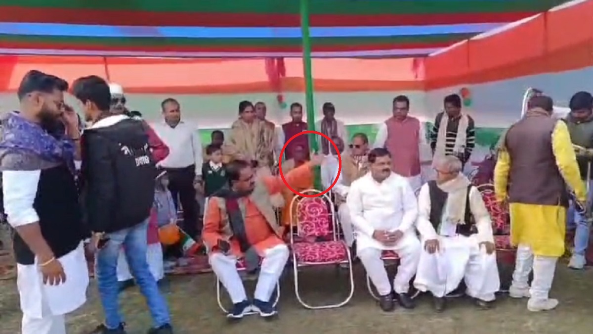 कुर्सी का चक्कर ‘बाबू भैया’, सीएम नीतीश के बड़बोले विधायक ने गणतंत्र दिवस समारोह में जमकर काटा बवाल, कार्यकर्ताओं के साथ की गाली गलौज, VIDEO वायरल