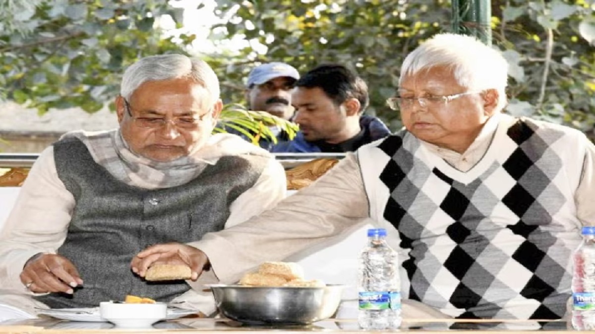दही-चूड़ा भोज के बाद किस ओर करवट लेगी बिहार की राजनीति? लालू-नीतीश को मिला है निमंत्रण, राबड़ी आवास पर सभी की निगाहें