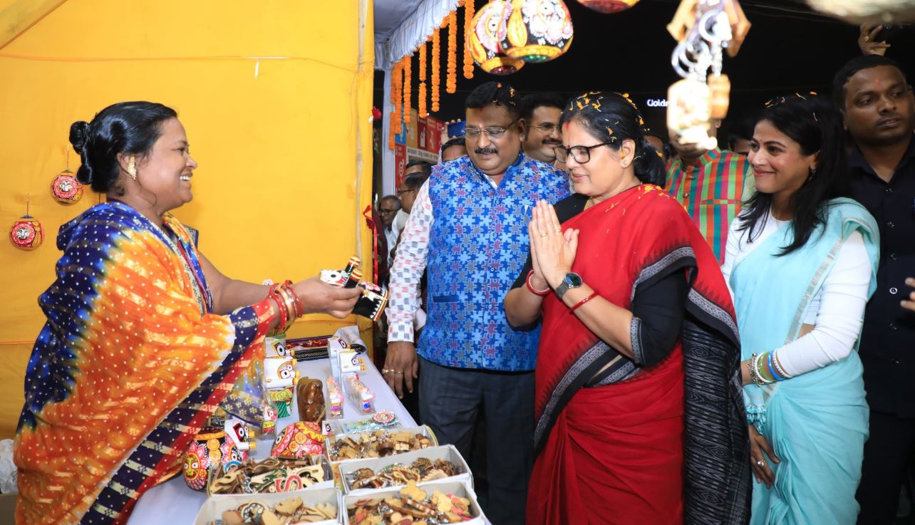 प्रवासी भारतीय दिवस : एनआरआई पहुंचे पुरी श्रीमंदिर, बीच फेस्टिवल में हुए शामिल
