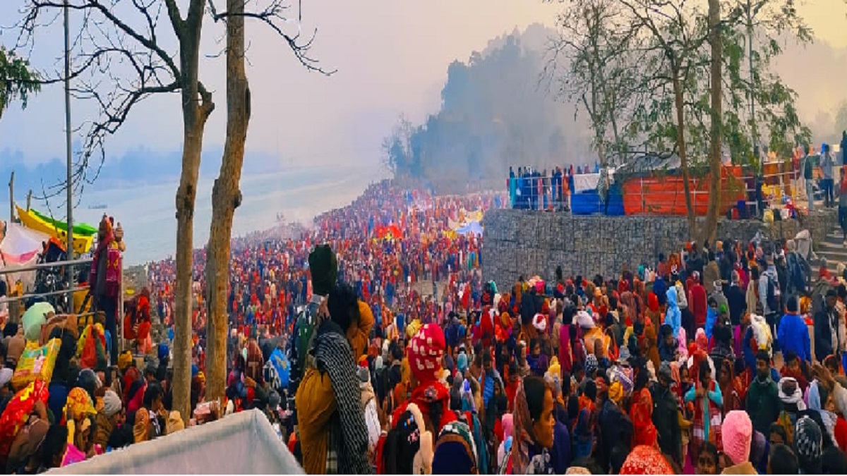 मौनी अमावस्या: बगहा में त्रिवेणी संगम भगदड़ के हालात, श्रद्धालुओं के घायल होने की खबर, स्नान करने पहुंचे थे साढ़े 3 लाख लोग