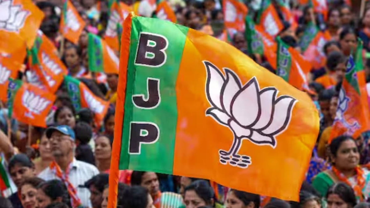 बागियों पर ताबड़तोड़ एक्शन : BJP ने एक दर्जन नेताओं को पार्टी से किया निष्कासित, अधिकृत प्रत्याशियों के खिलाफ ठोकी थी ताल