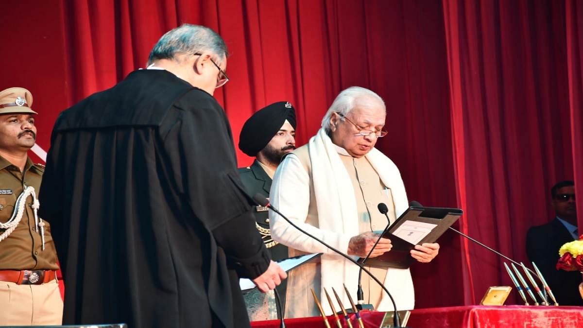बिहार के नए राज्यपाल बने आरिफ मोहम्मद खान, शपथ लेने के बाद कहा- देश चलाने में बिहार के लोगों की बड़ी भूमिका