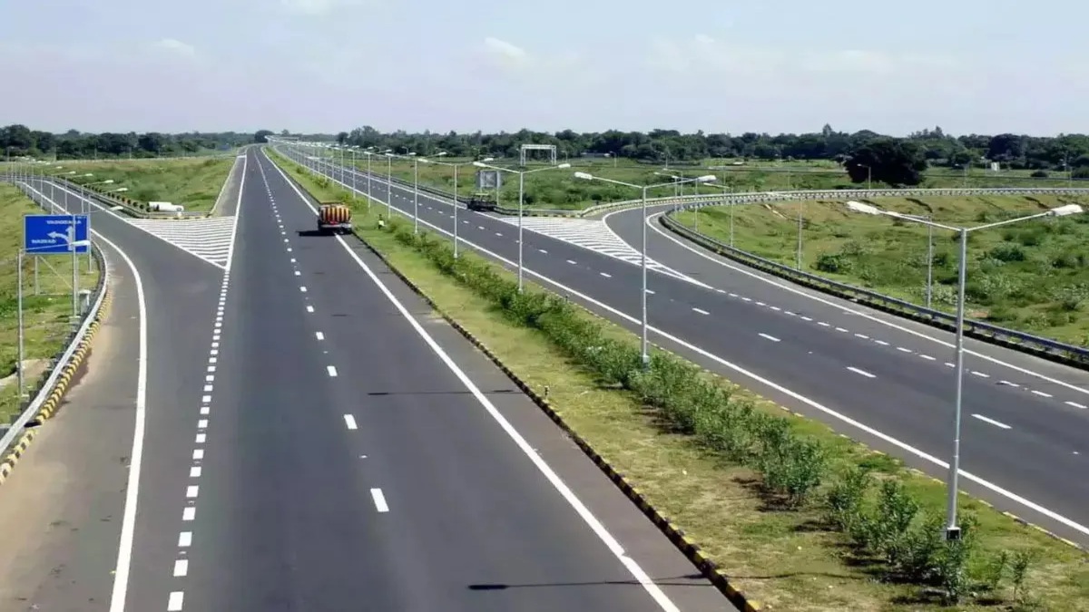 योगी और गडकरी का मास्टर प्लान : अलीगढ़, आगरा और बरेली समेत कई जिलों की राह होगी आसान, 15 हजार 573 करोड़ रुपये से बनेंगे हाईवे