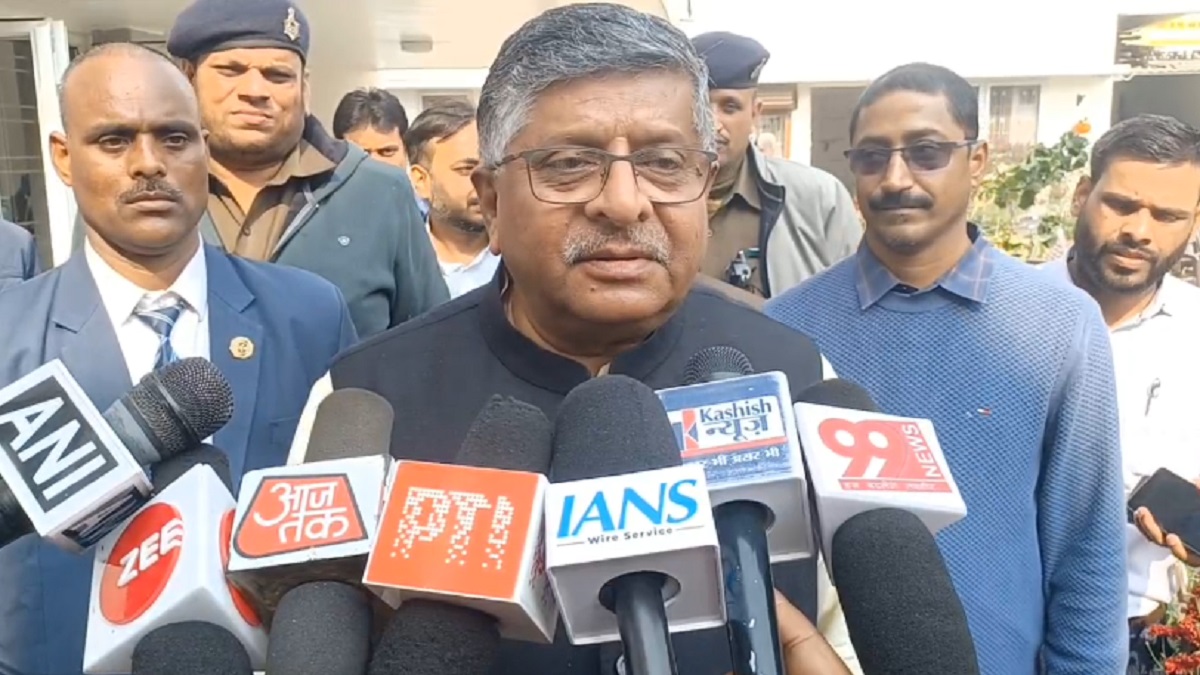 रवि शंकर प्रसाद ने केजरीवाल को बताया घटिया राजनेता, कहा- रोहिंग्या मुसलमान के ऊपर क्यों नहीं निकलती आवाज, मजदूर से लेकर प्रोफेसर तक…