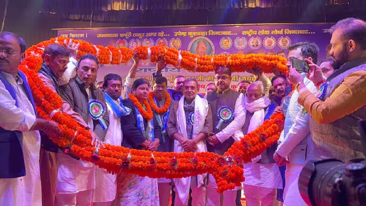 JDU को बड़ा झटका, पार्टी के इस बड़े नेता ने थामा उपेंद्र कुशवाहा का हाथ, सीएम नीतीश को लेकर कही ये बड़ी बात…
