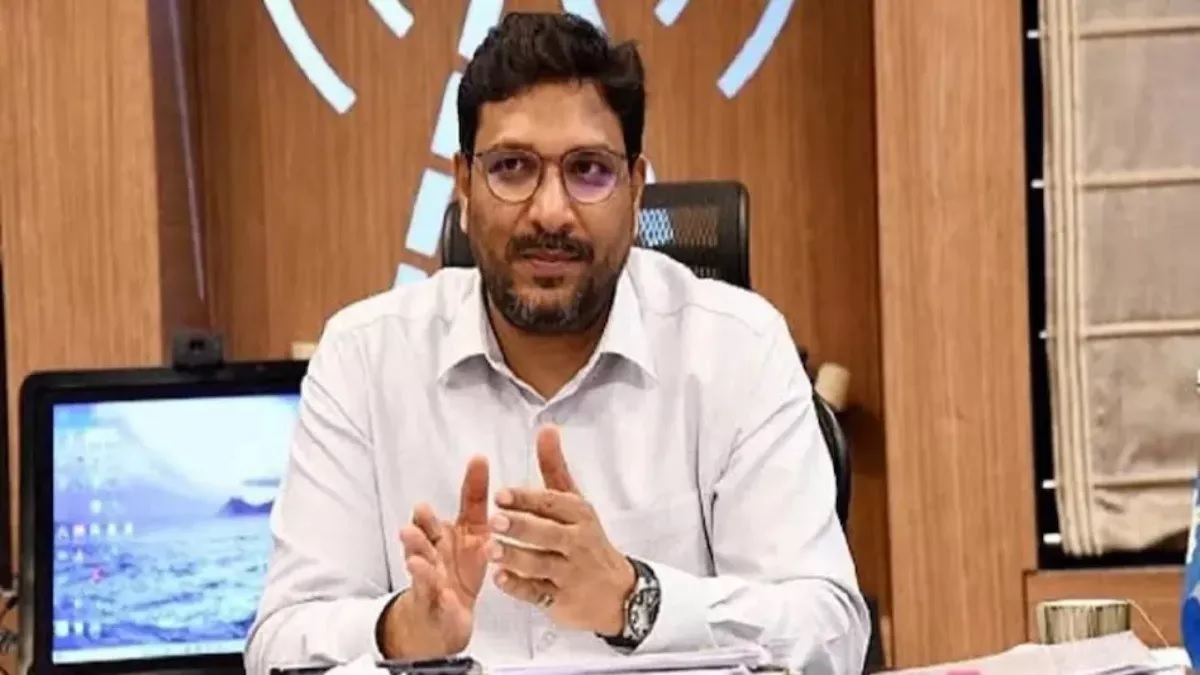 चर्चित IAS संजीव हंस निलंबित, पद का दुरुपयोग कर भ्रष्टाचार के जरिए बनाई अकूत संपत्ति, 18 अक्टूबर को हुई थी गिरफ्तारी