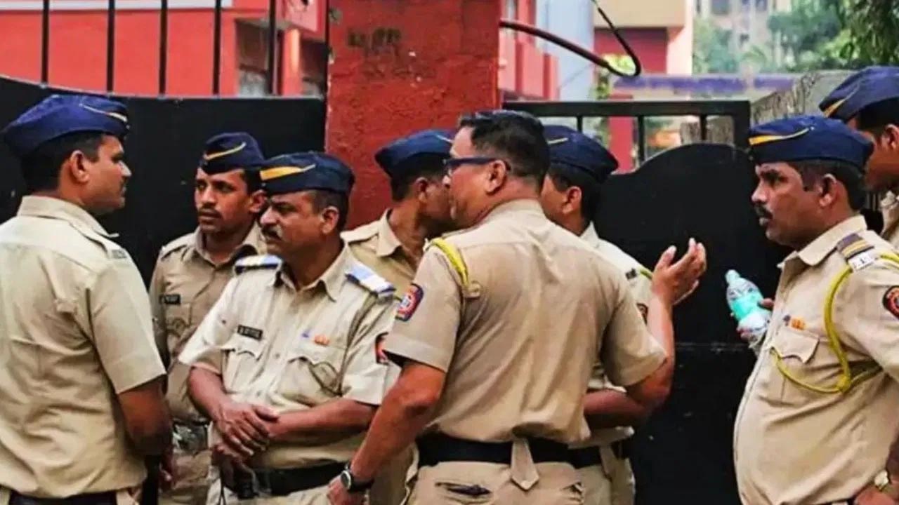 Maharshtra: मुंबई एंटी ह्यूमन ट्रैफिकिंग यूनिट का एक्शन, तीन बांग्लादेशी नागरिकों के खिलाफ कार्रवाई